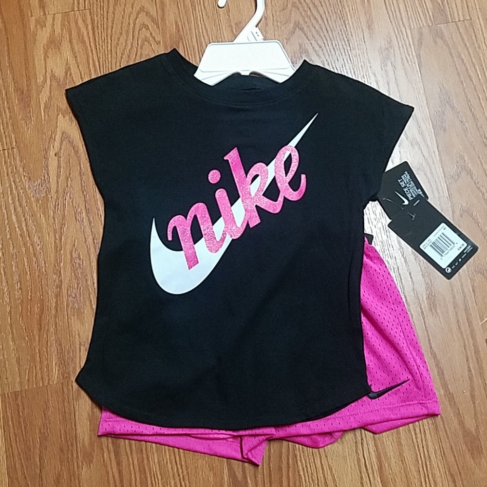 NWT girls Nike outfit - Picture 2 of 9